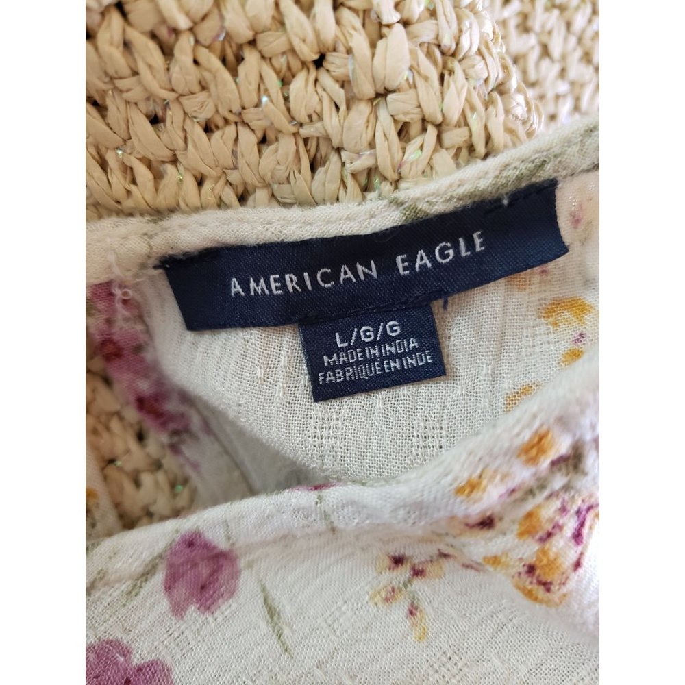 American Eagle Floral Flutter Sleeve Top Women's Size L. - Picture 4 of 5